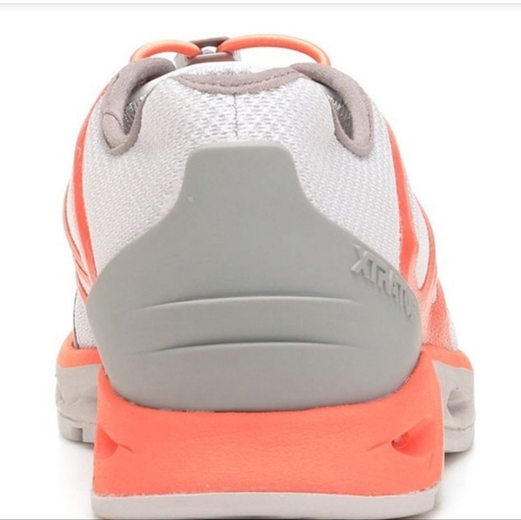 XTRATUF women spindrift sneakers  bnwt size 9.5 - Picture 2 of 6